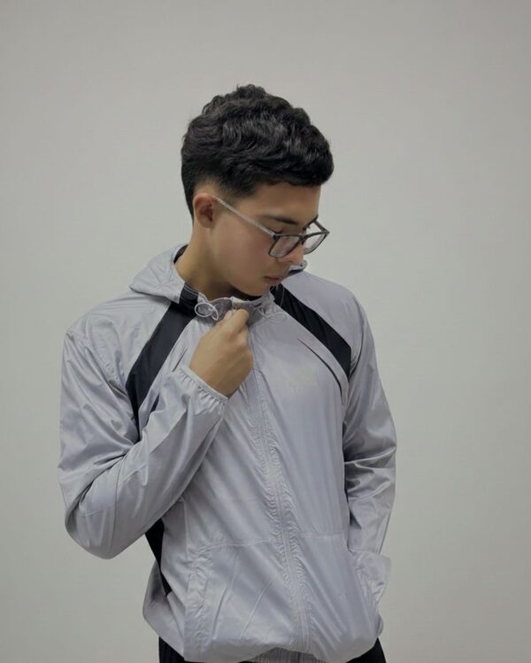 Rompevientos Tech Apparel