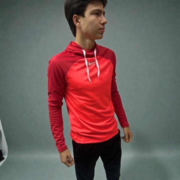 Sudadera Nike Roja academy con capucha