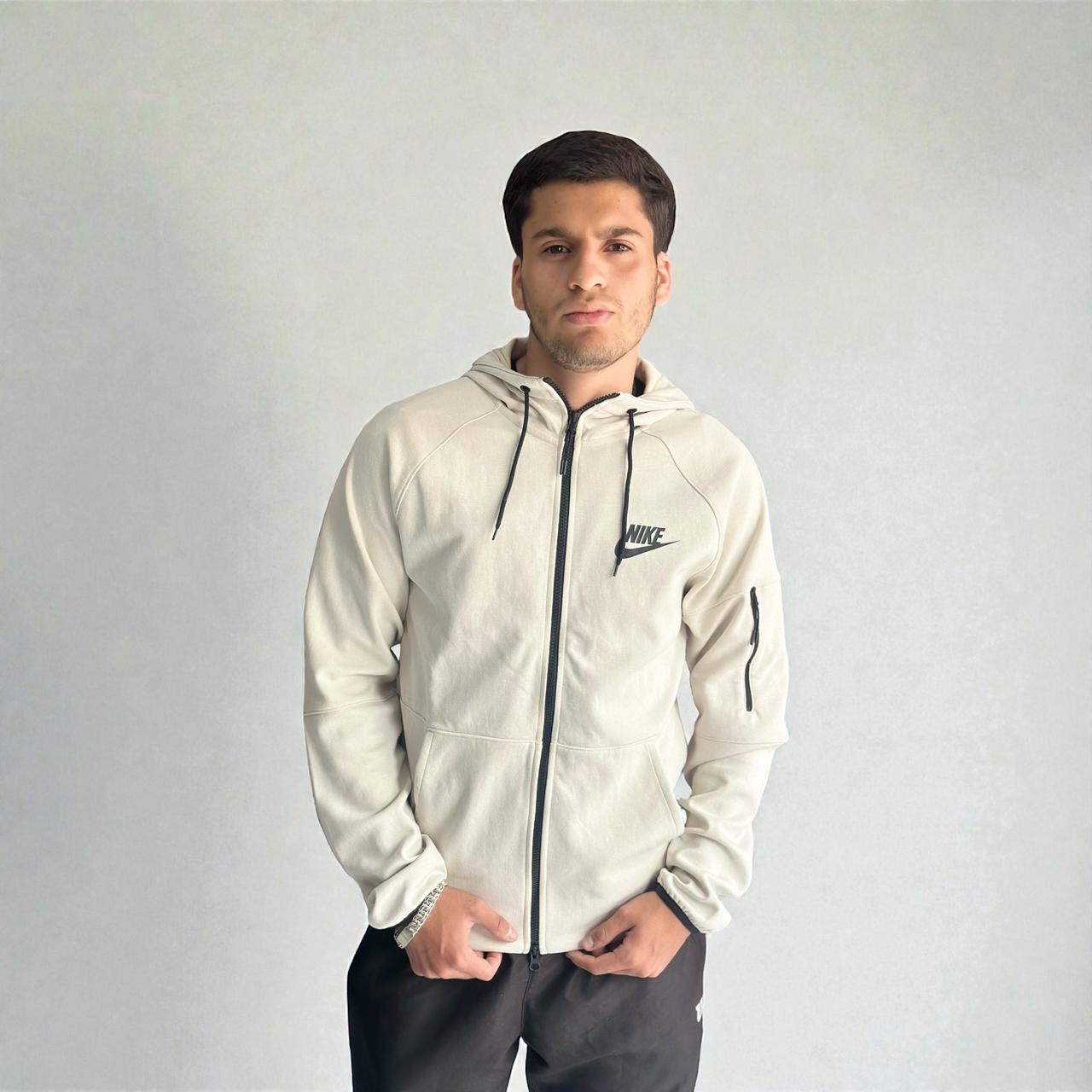 Chamarra nike tech fleece beish - Image 5