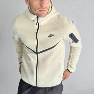 Chamarra nike Tech Windrunner